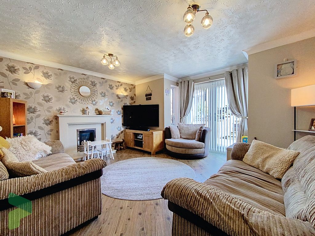 Property photo 1 of 46 Living Room