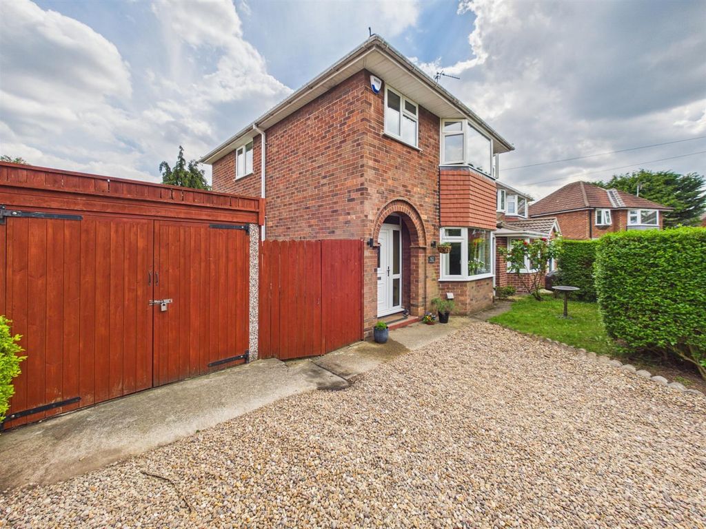 Property photo 1 of 16 Outside