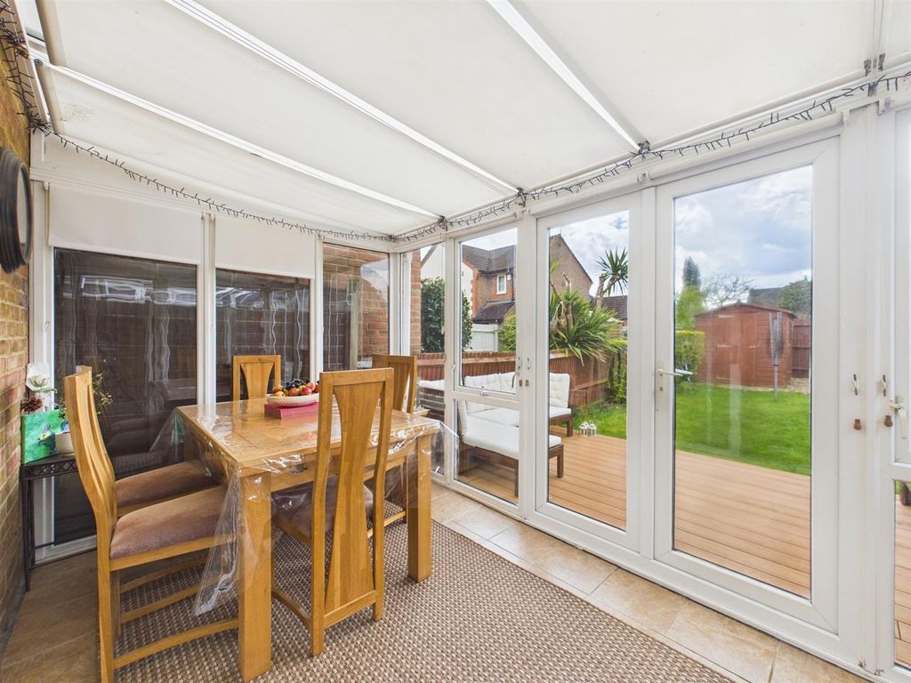 Property photo 3 of 9 Cam05080G0-Pr0324-Still006.Jpg