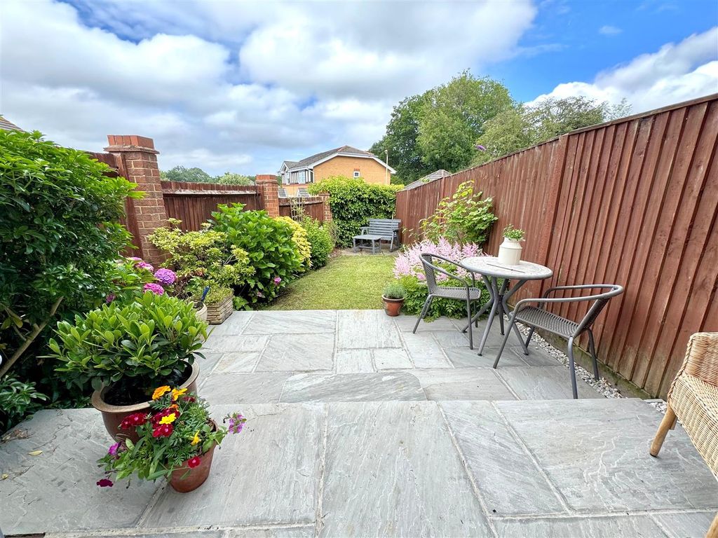 Property photo 2 of 10 Garden 3.Jpg
