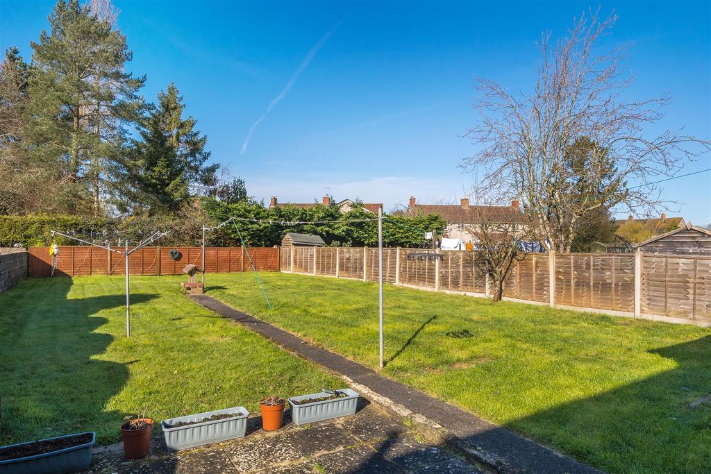 Property photo 2 of 14 Garden