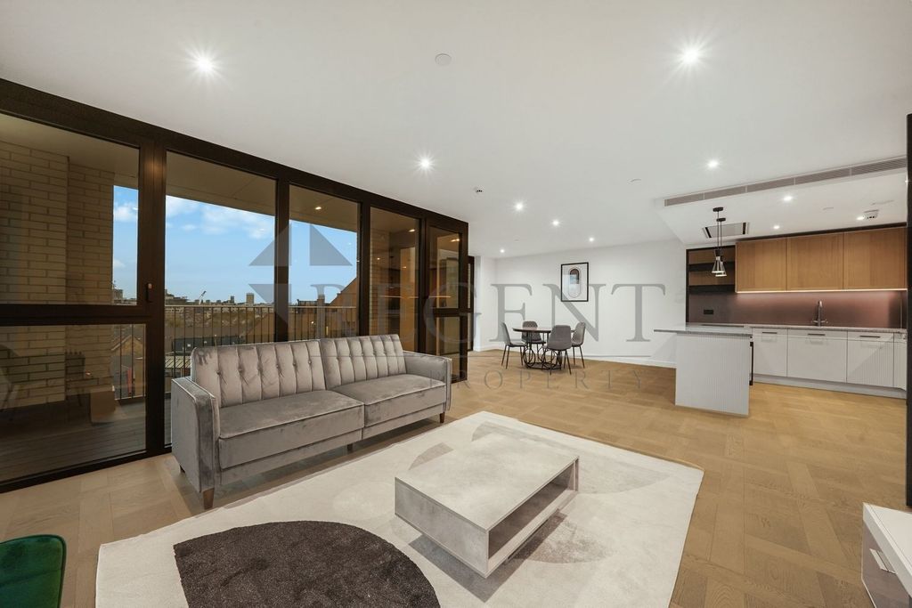 Property photo 1 of 32 (Main)