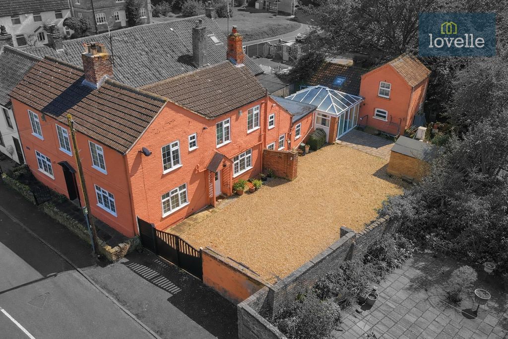 Property photo 1 of 35