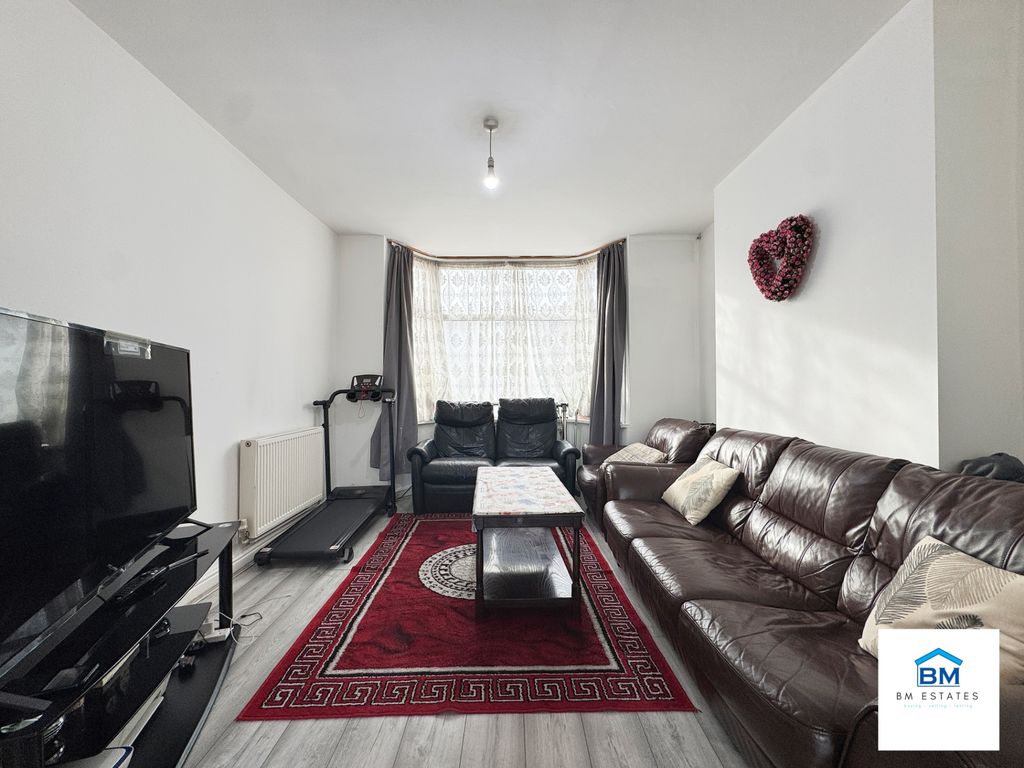 Property photo 2 of 9 Photo 2