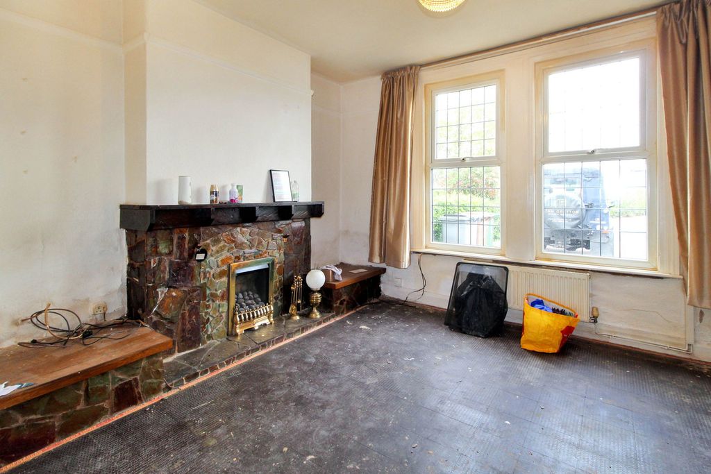 Property photo 3 of 16