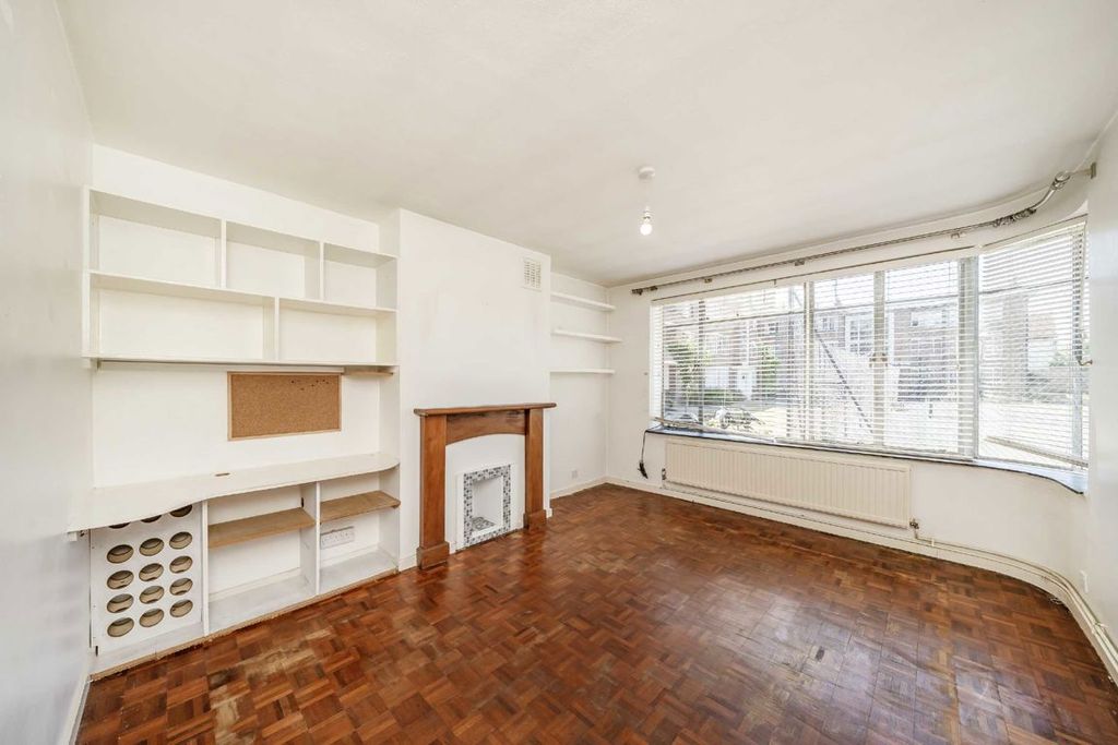 Property photo 3 of 6