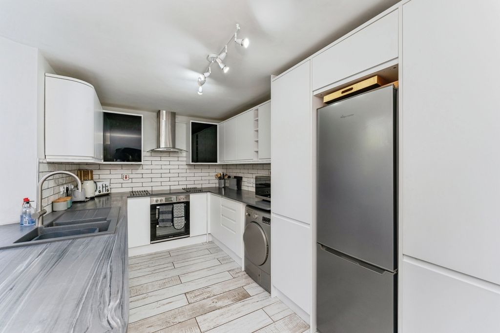 Property photo 2 of 34 Pbox-Img.Jpg