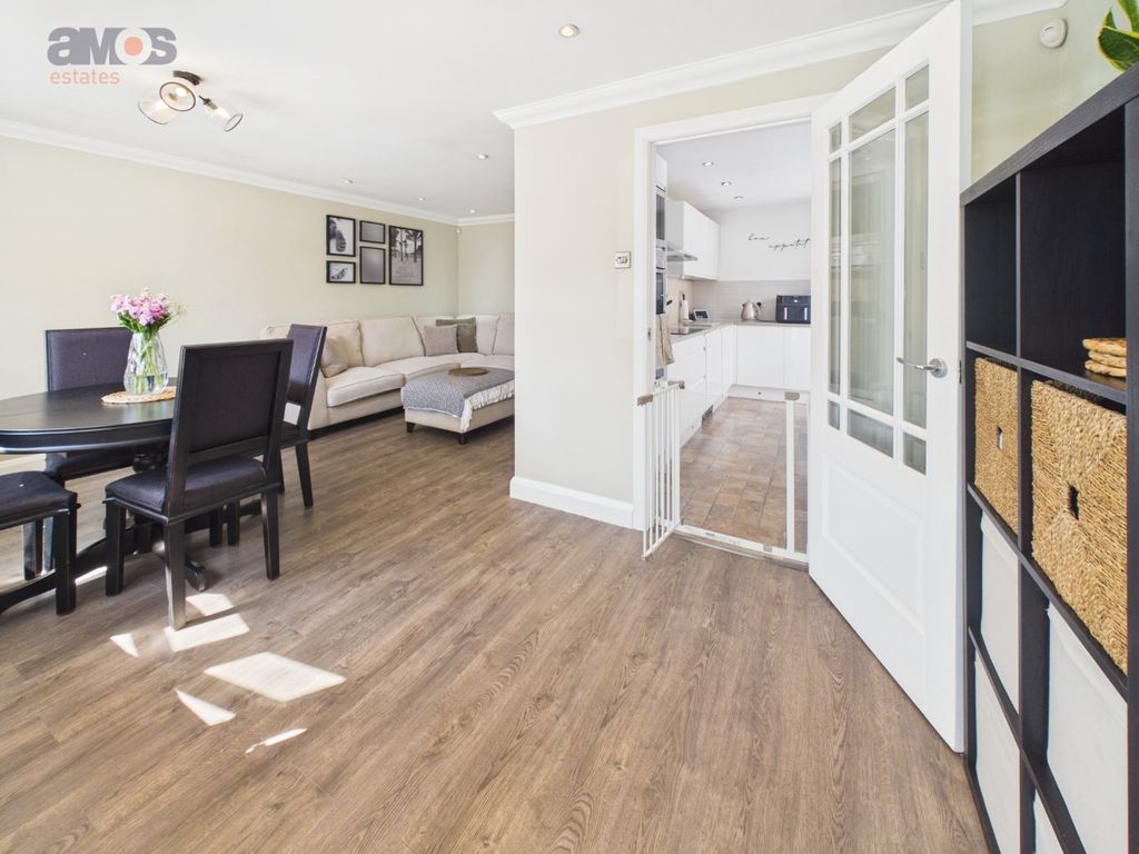Property photo 3 of 23 5261034