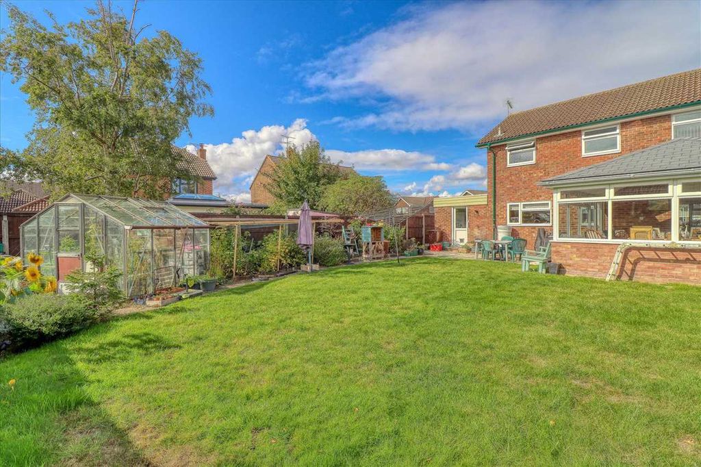 Property photo 3 of 18 Entrance Hall