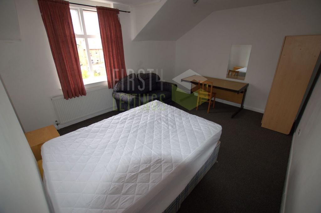 Property photo 3 of 7 Photo 6