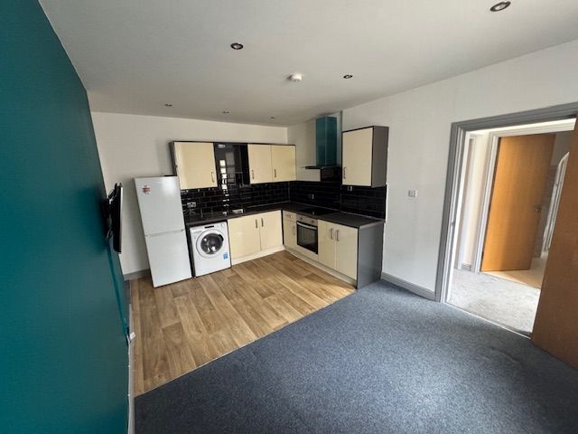Property photo 3 of 14 Entrance Porch