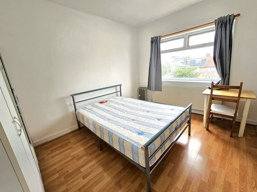 Property photo 1 of 5