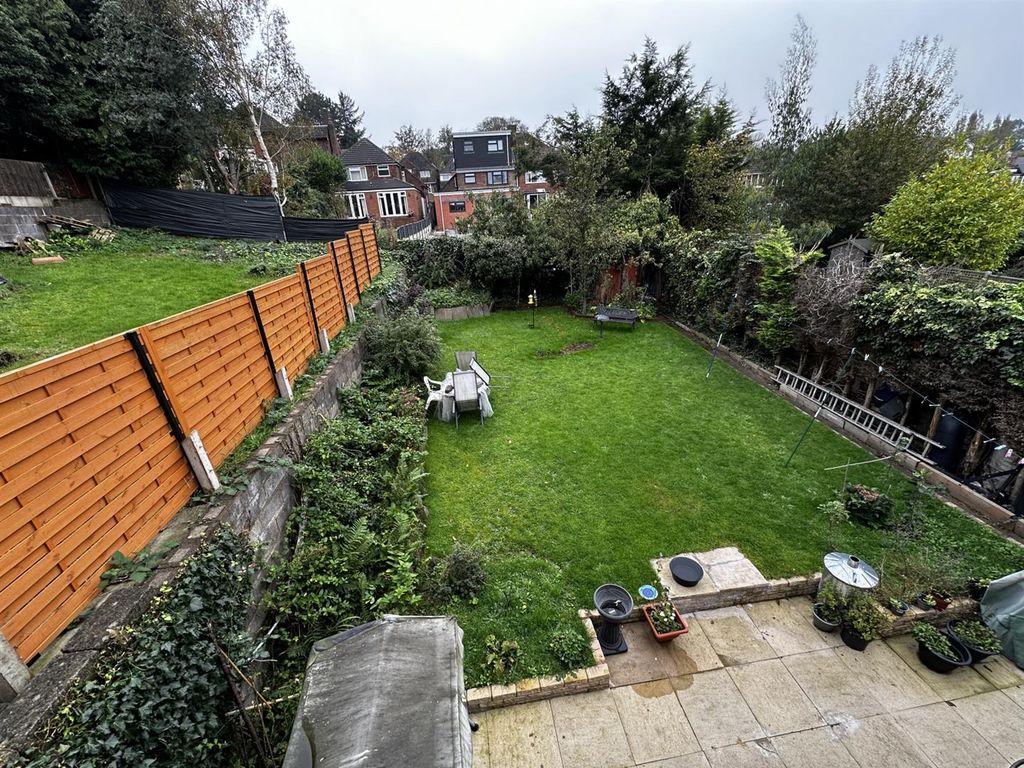 Property photo 2 of 11 Millfield Rd