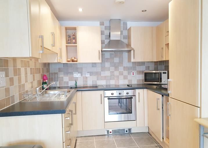 Property photo 3 of 8 Kitchen