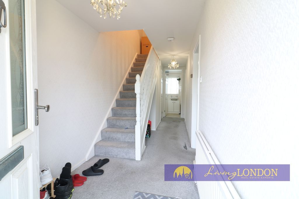 Property photo 3 of 15 Photo 2