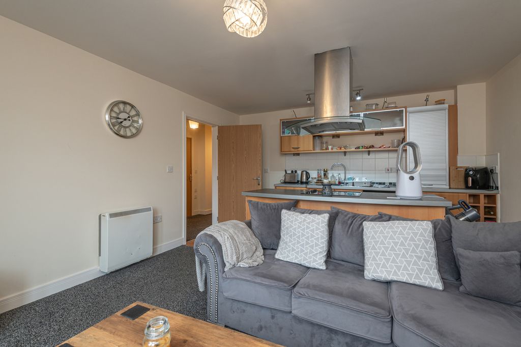 Property photo 3 of 19