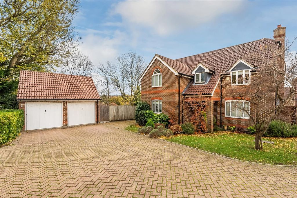 Property photo 1 of 30 19-St-Margaret-Drive-50.Jpg