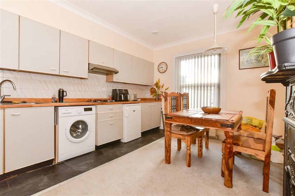 Property photo 2 of 8 Kitchen/ Dining Room