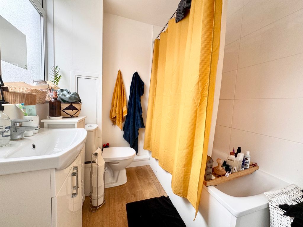 Property photo 3 of 6