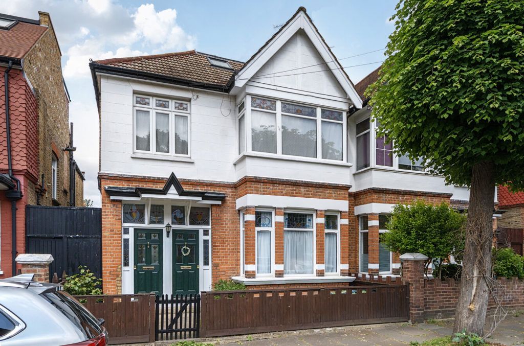 Property photo 1 of 17