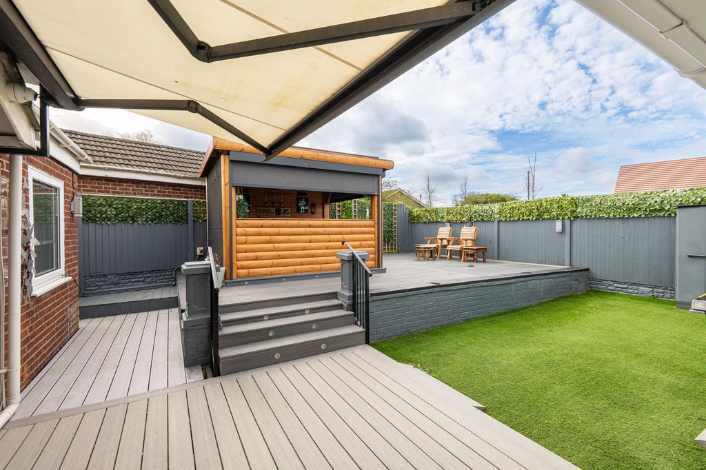 Property photo 2 of 22