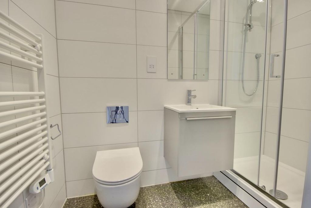 Property photo 3 of 12 Kmaxpdvg8Eomgsdv2L5Itq.Jpg