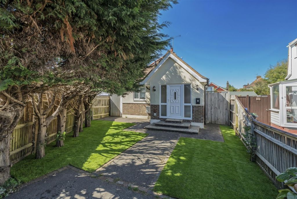 Property photo 1 of 23 For Sale By Aspire Residential | Sunny Close
