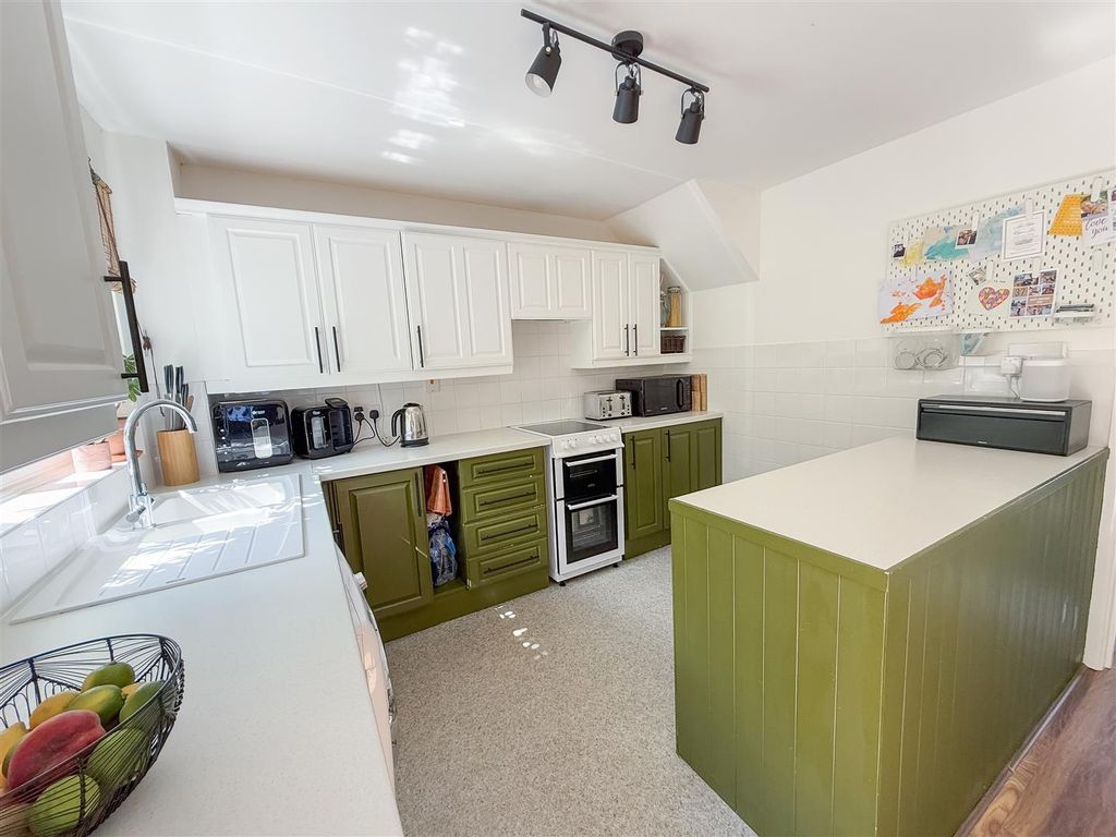 Property photo 3 of 17