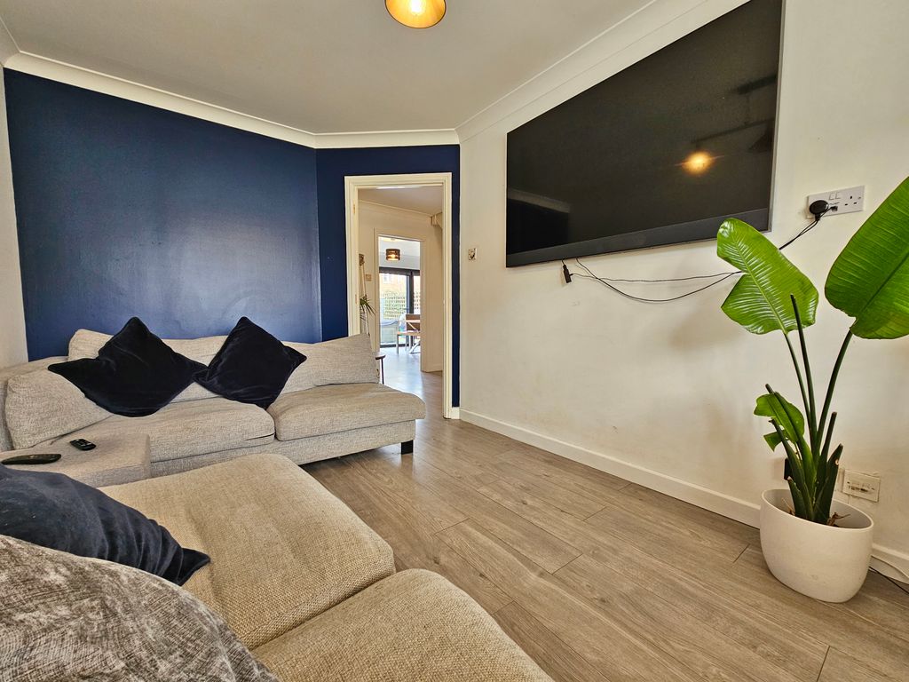 Property photo 3 of 21