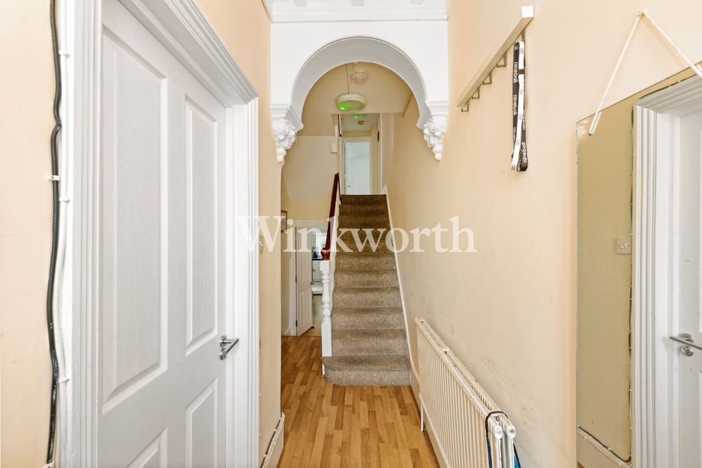 Property photo 2 of 21 Picture No. 17