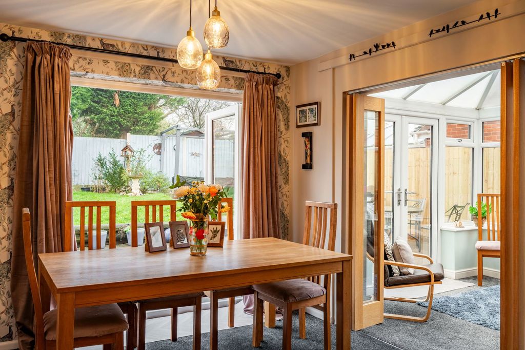 Property photo 2 of 26