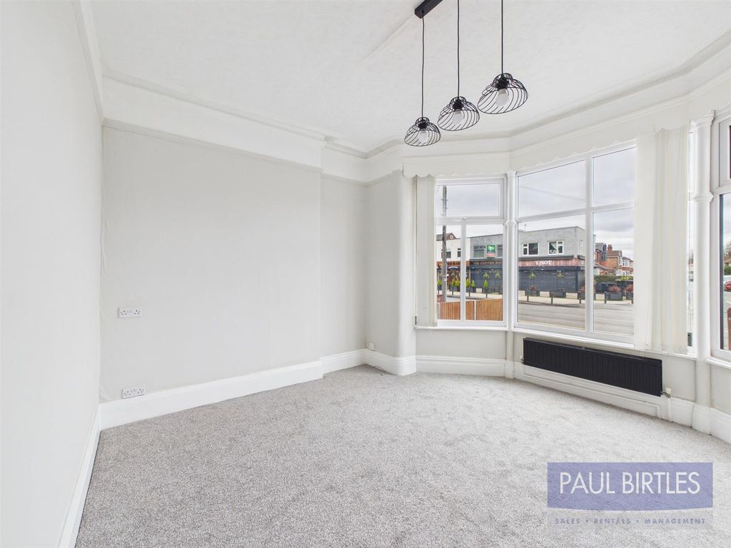 Property photo 2 of 15 Cam04378G0-Pr0292-Still015.Jpg