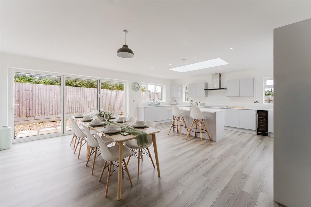 Property photo 1 of 25 Springfields 11.Jpg