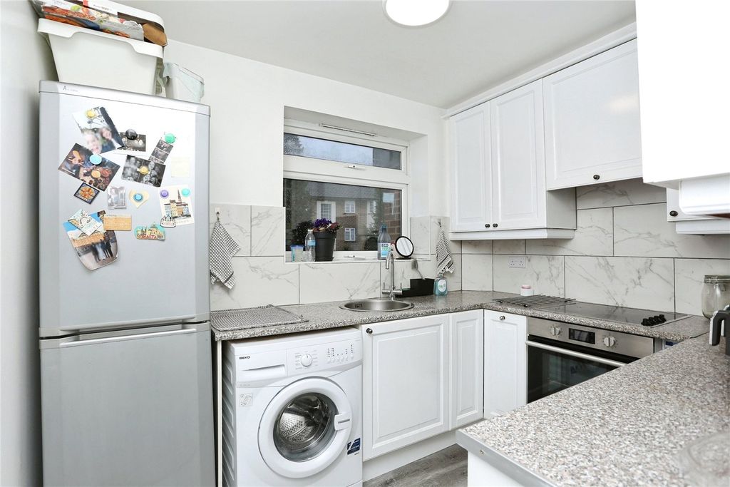 Property photo 3 of 29 Picture No. 30