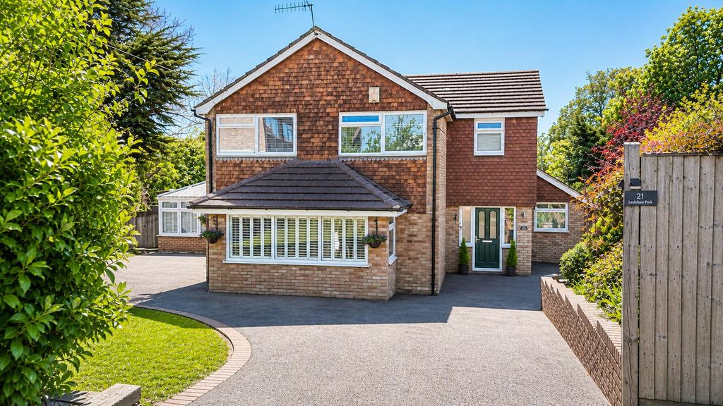 Property photo 1 of 40 B7Ef41B7-0B2B-4d8c-9E8E-B53813Bc5799.Png