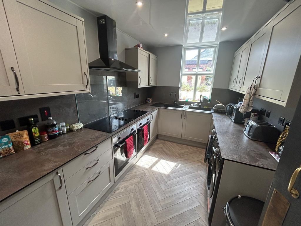 Additional image 32 of 21 bed flat for saleBroad Green, Wellingborough, Northamptonshire NN8