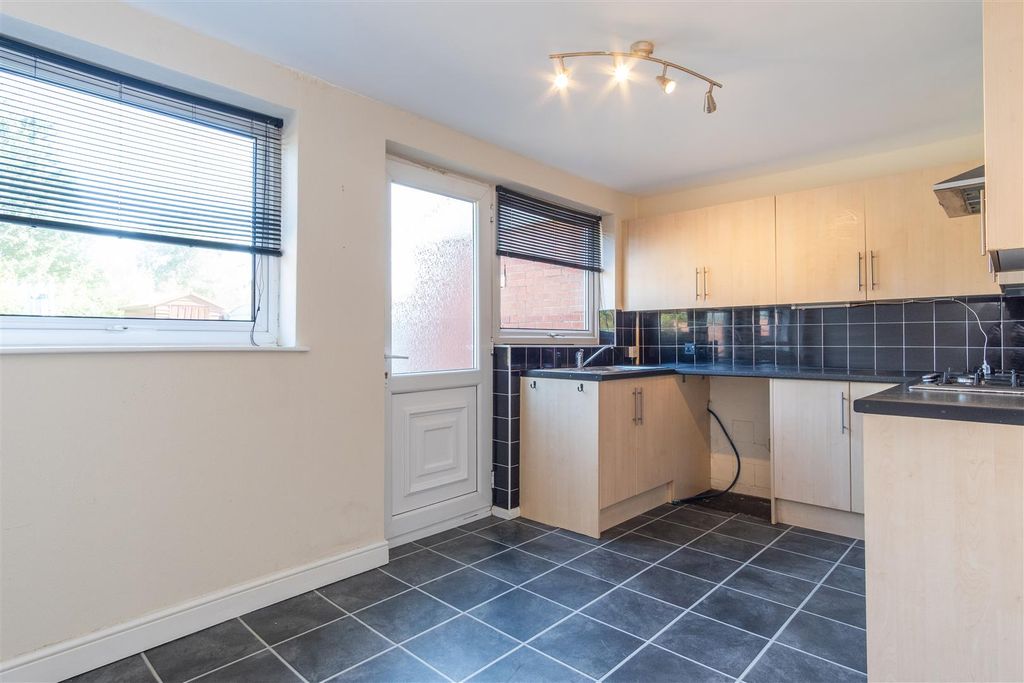 Property photo 3 of 18 Kitchen/Diner