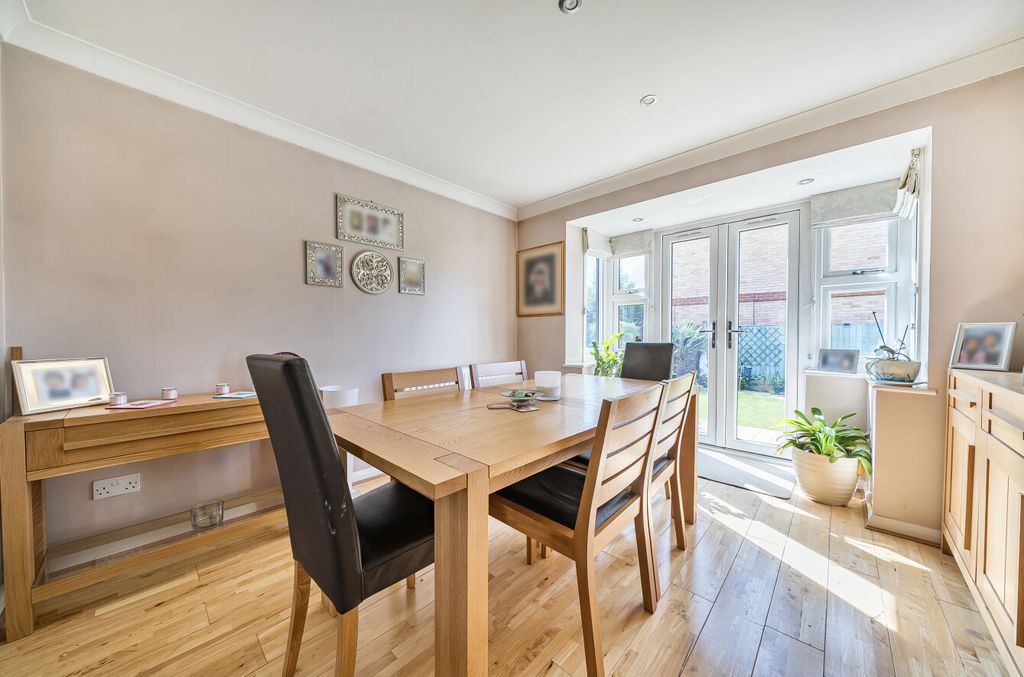 Property photo 3 of 23 1358875-12-68d47B...