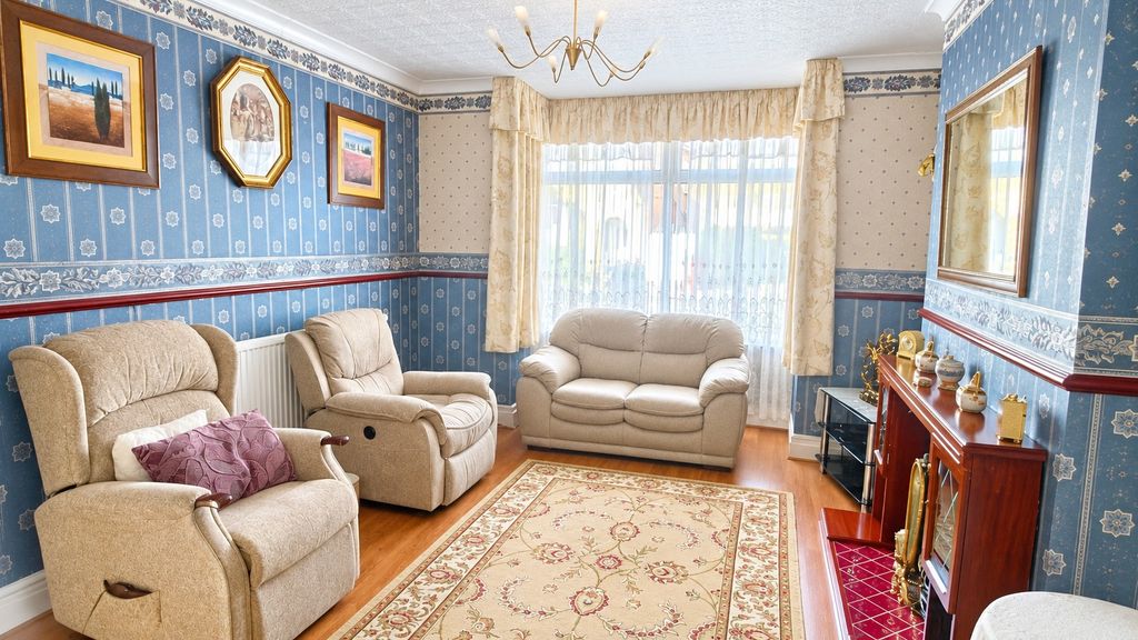 Property photo 2 of 9