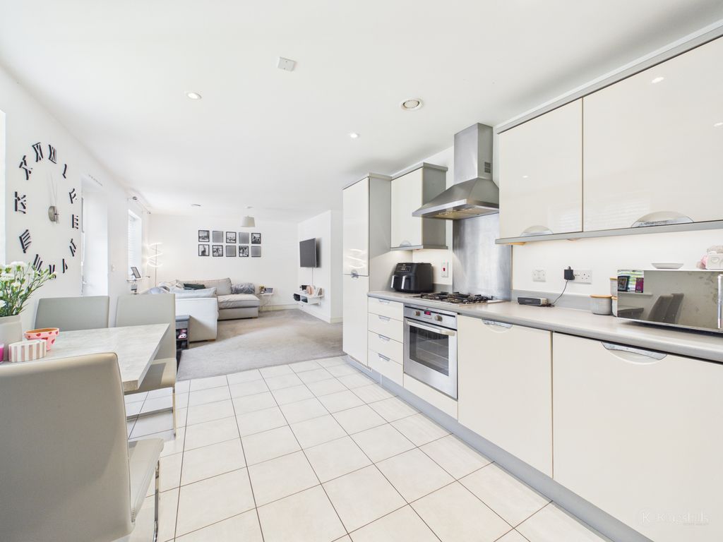Property photo 3 of 14 Dining
