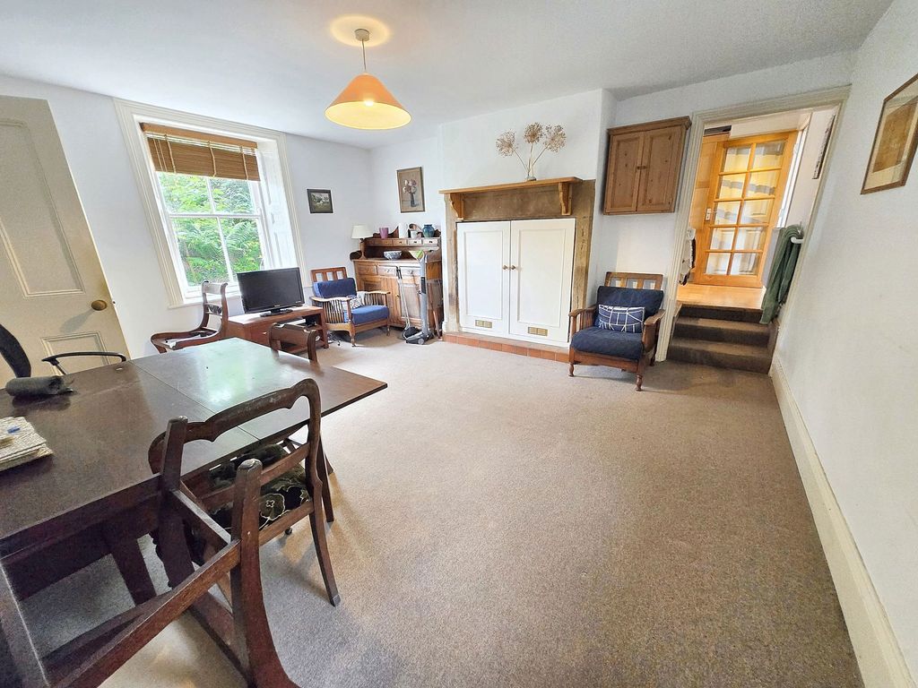 Property photo 2 of 22