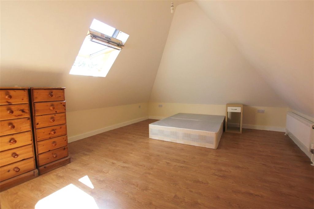 Property photo 2 of 10 Picture No. 18
