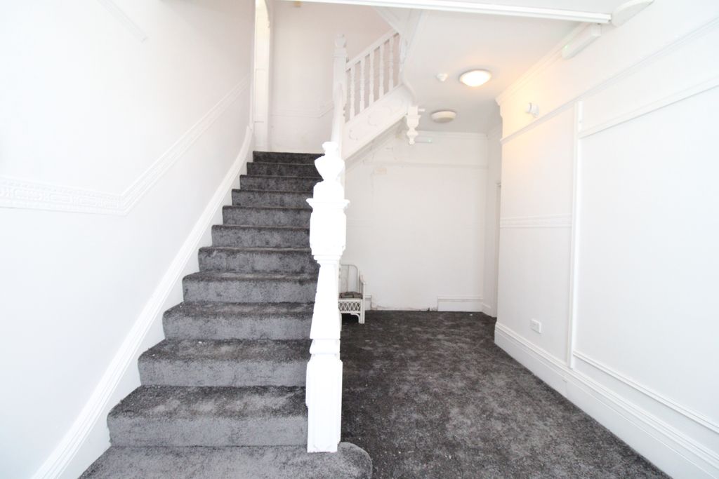 Property photo 1 of 6 Img_5431