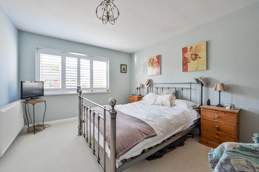 Property photo 3 of 18