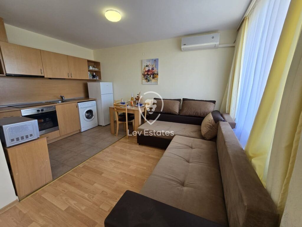 Property photo 3 of 12