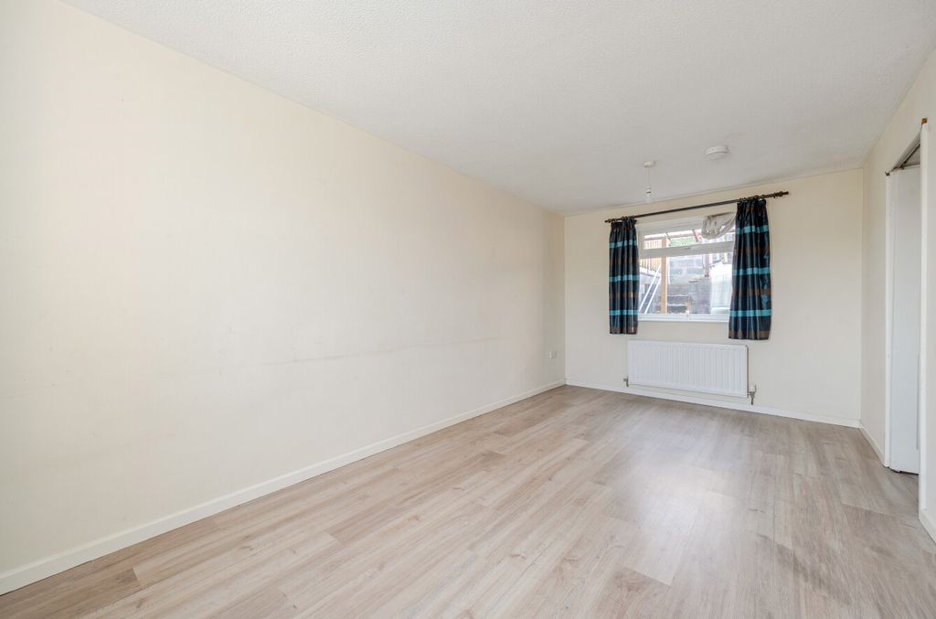 Property photo 2 of 18 1430579-7-69Bc02F...