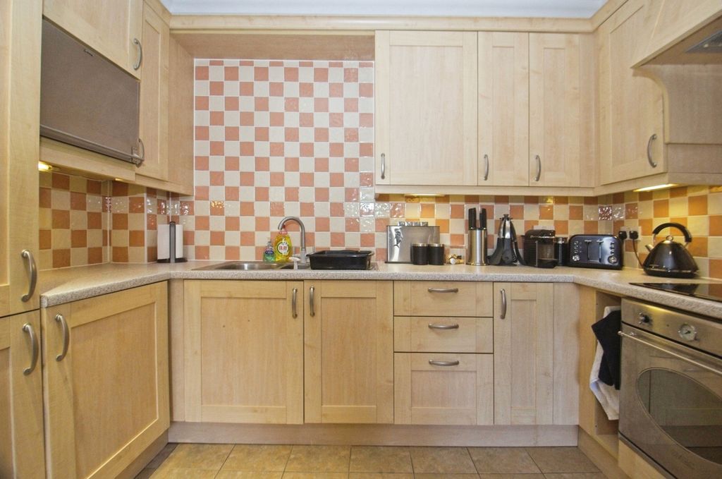 Property photo 2 of 17 Open Plan Kitchen
