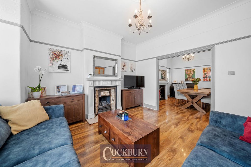 Property photo 3 of 19