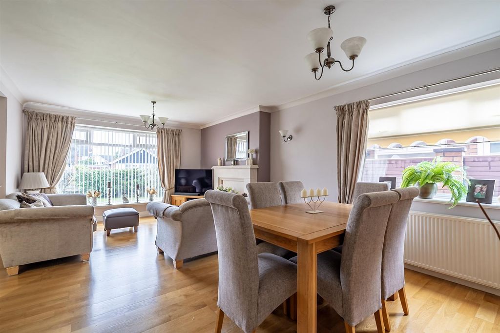 Property photo 3 of 15 Living Dining