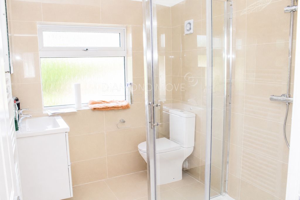 Property photo 2 of 11 Photo 1